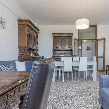 Ferienwohnung Fuer 8 Personen Ca 100 Qm In Cattolica, Adriakueste Italien Kueste Der Emilia-romagna *