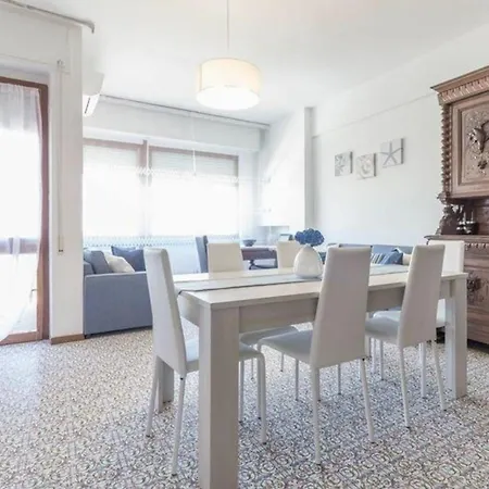 Ferienwohnung Fuer 8 Personen Ca 100 Qm In Cattolica, Adriakueste Italien Kueste Der Emilia-romagna Apartamento Cattolica