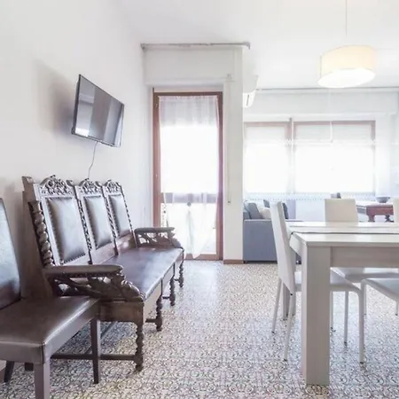 Ferienwohnung Fuer 8 Personen Ca 100 Qm In Cattolica, Adriakueste Italien Kueste Der Emilia-romagna Apartamento